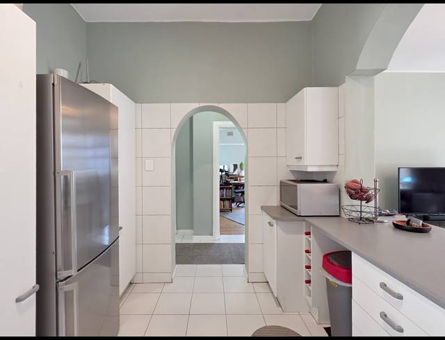 3 BEDROOM APARTMENT FOR SALE IN BANTRY BAY
